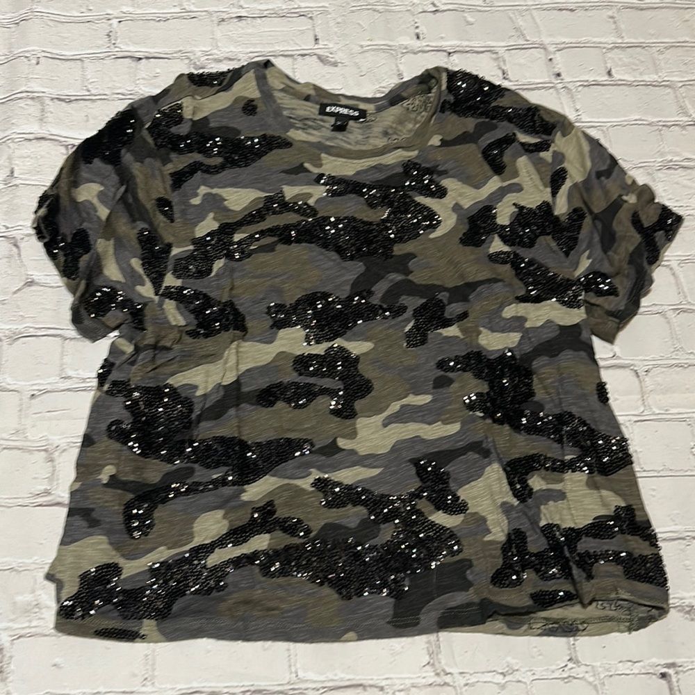 Camo sequin box tee